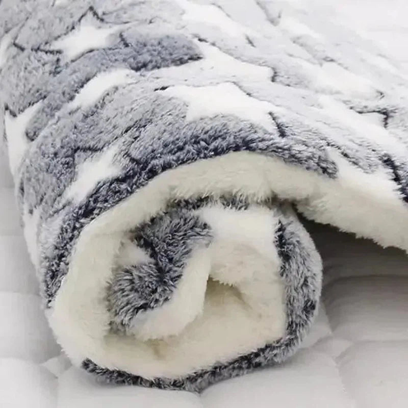 Cozy Pet Blanket - Poochi Paws